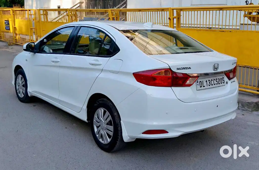 honda city (2015) 1.5 SV i-VTEC MT - Image 2